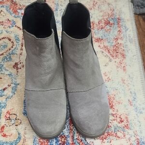 Sorel Gray Ankle Boots Sleek Chelsea Design